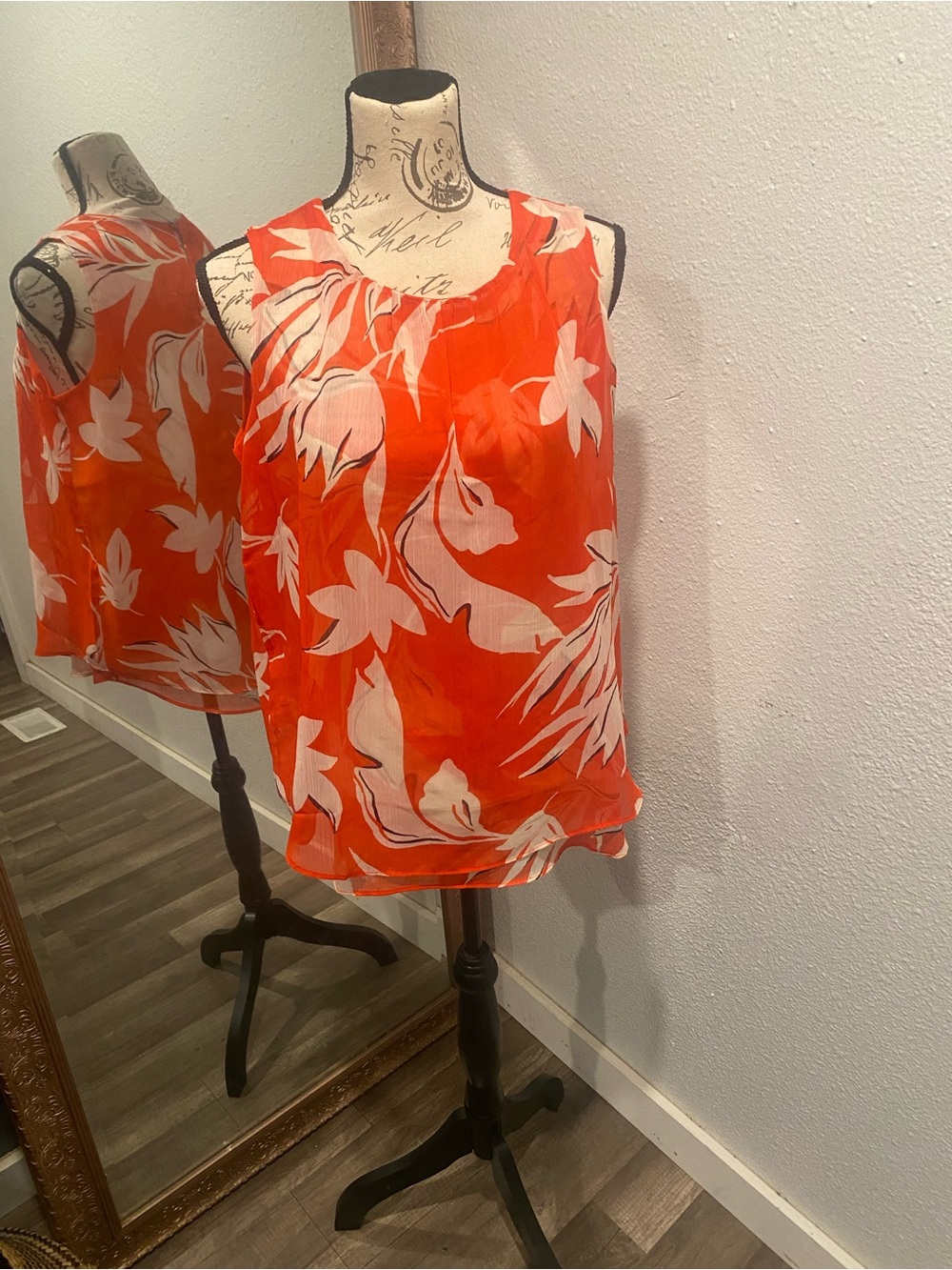 Christina Orange Floral Sleeveless Camisole - Picture 2 of 4